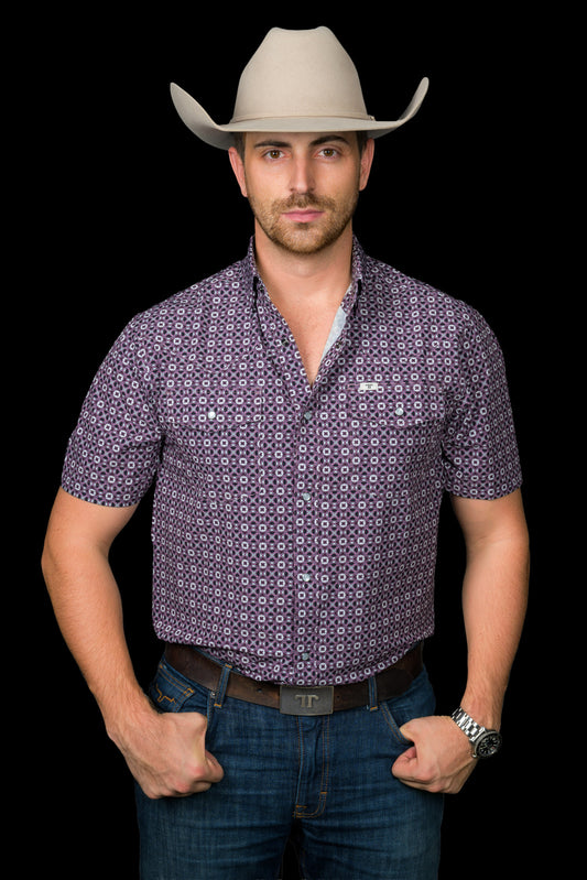 The Emerson Short Sleeve Pearl Snap Shirt in Maroon