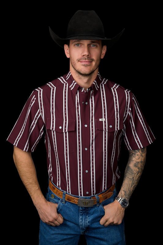 The Tucker Short Sleeve Pearl Snap Shirt in Maroon