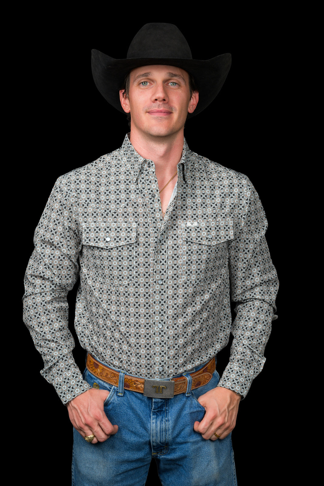 The Sullivan Long Sleeve Pearl Snap Shirt